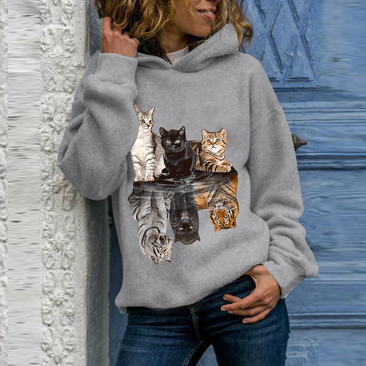 LM | Fashionable and minimalist hoodie