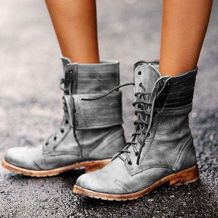 LM | Elegant boots with front lacing