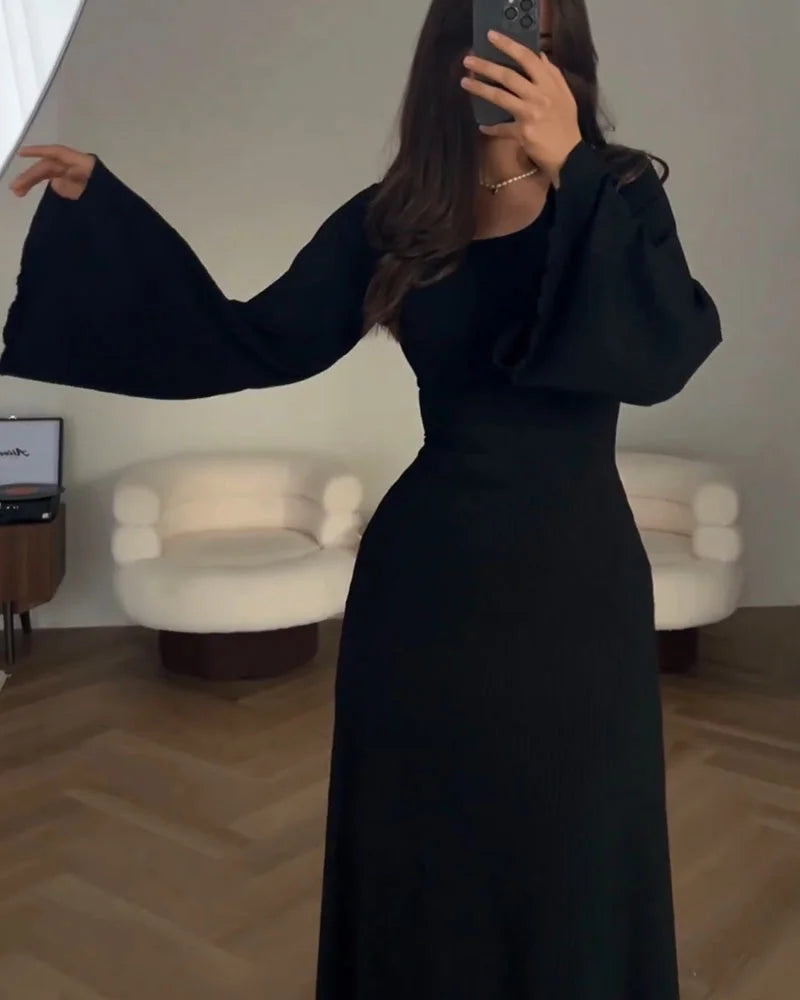 LM | Elegant long-sleeved dress