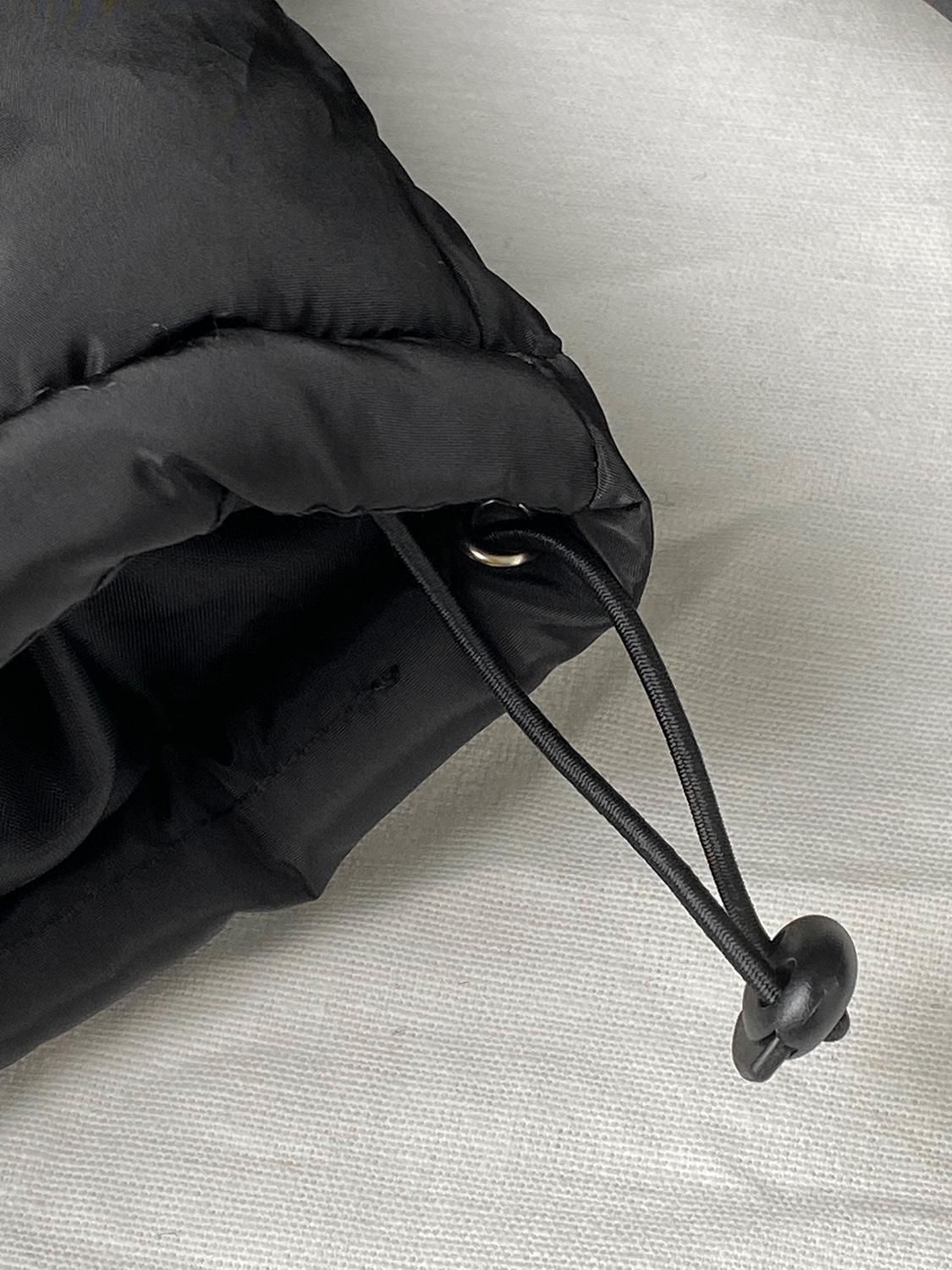 LM | Fashionable and minimalist winter jacket
