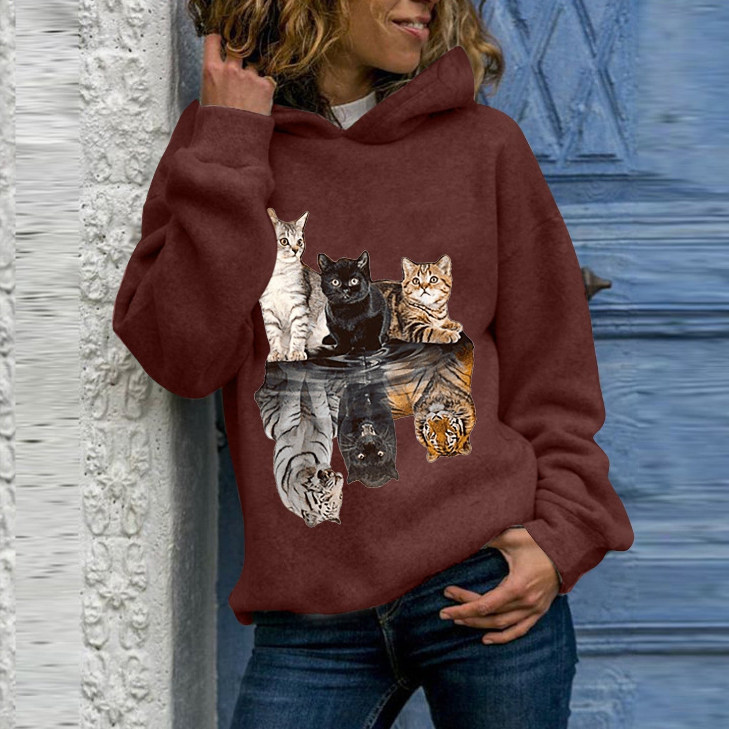 LM | Fashionable and minimalist hoodie