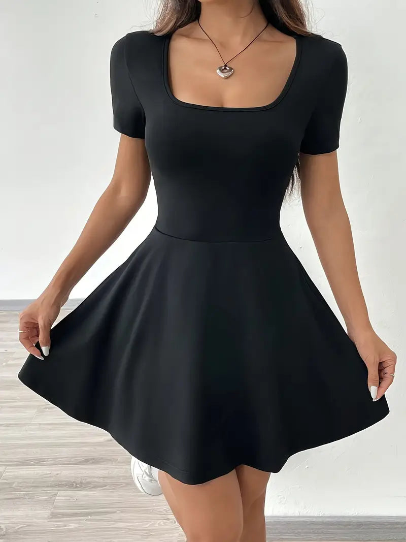 LM | Elegant dress with short sleeves for women