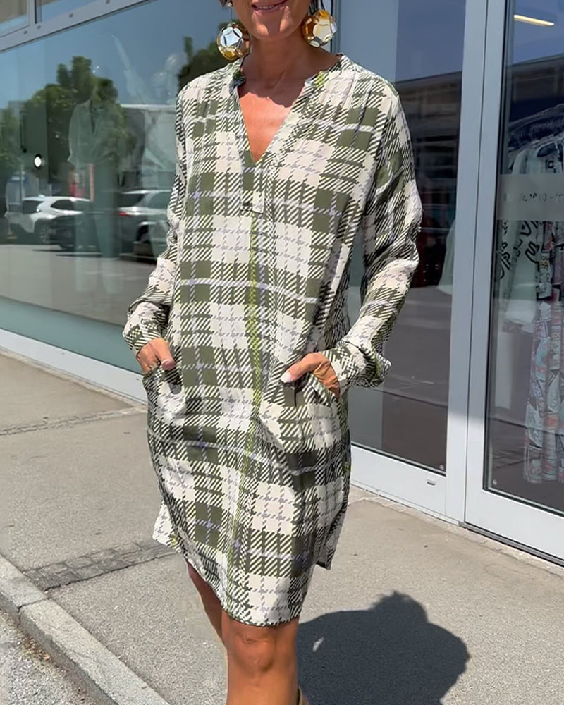 LM | Casual dress with V-neck and check pattern