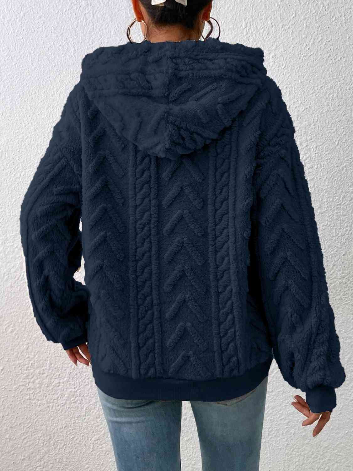 LM | Casual and comfortable hoodie