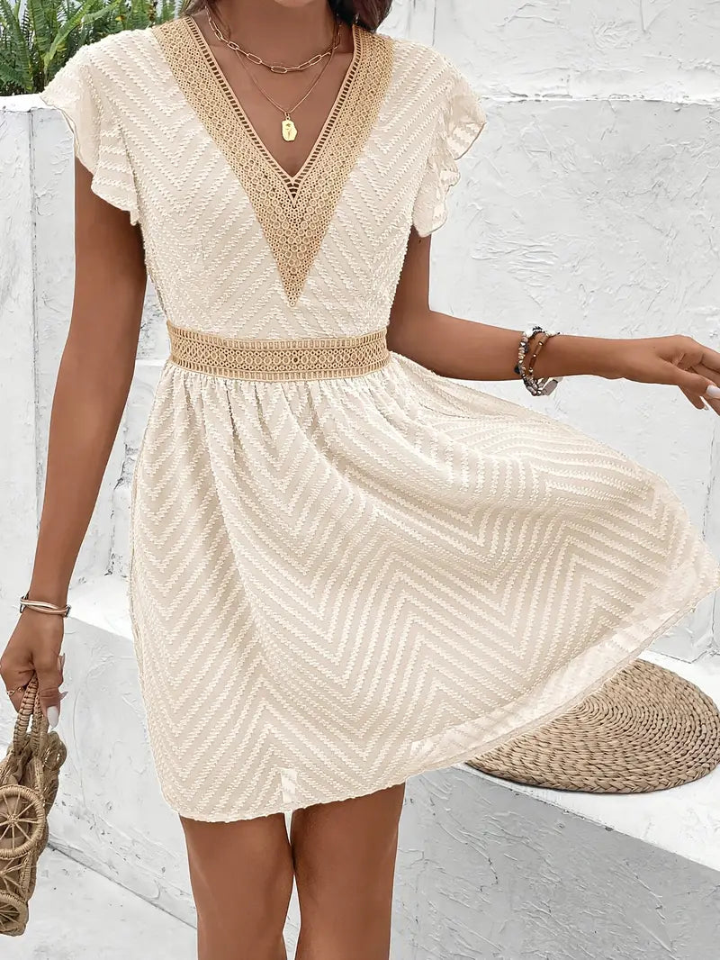 LM | Elegant A-line dress with V-neck made of French lace for women