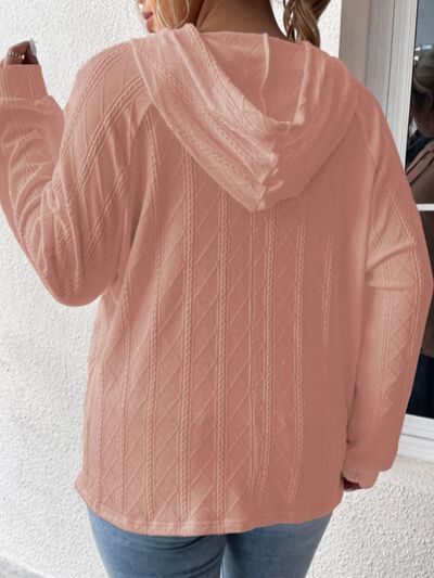 LM | Classic and comfortable hoodie