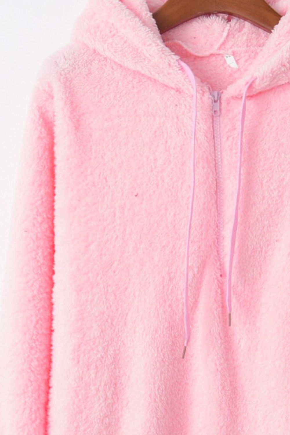 LM | Modern and versatile winter hoodie