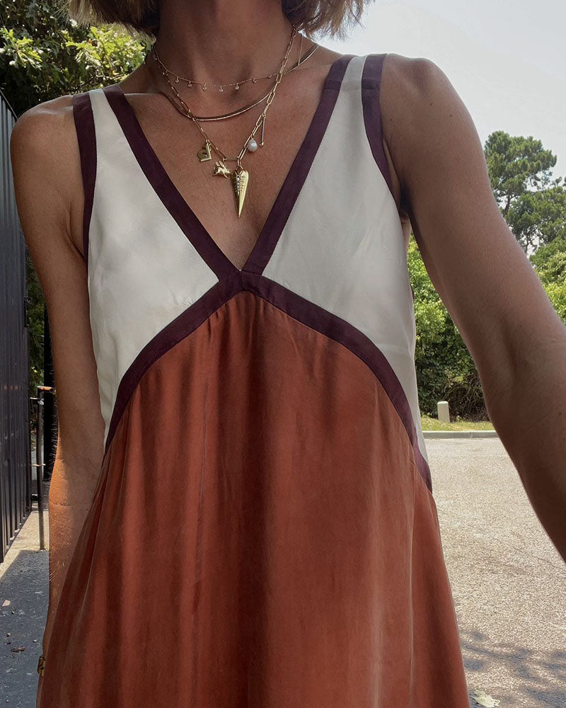 LM | Lightweight maxi dress with V-neckline