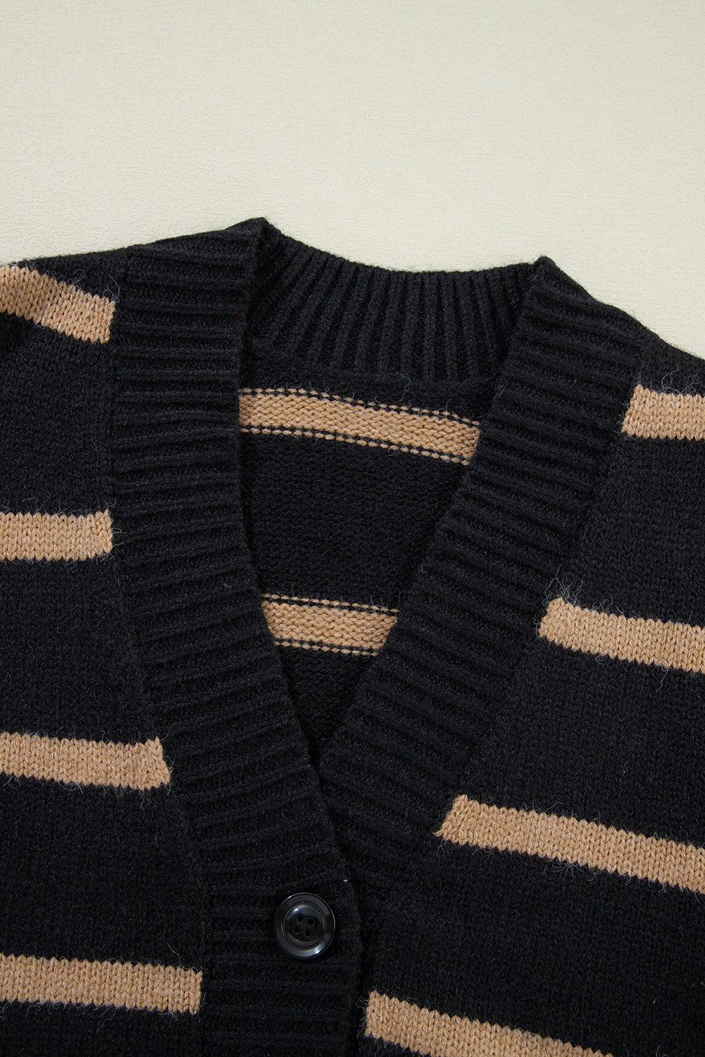 LM | Classic and stylish winter cardigan