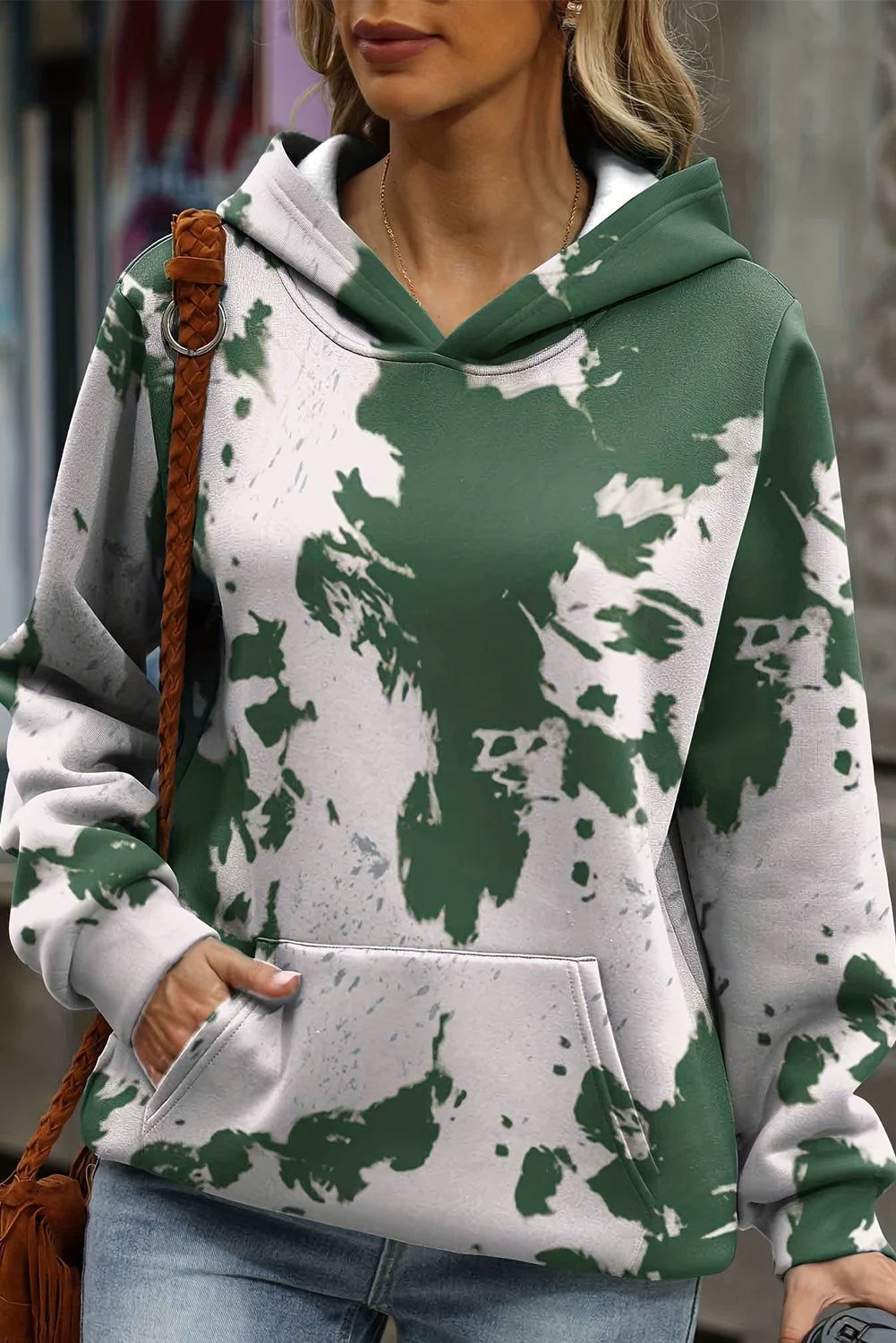 LM | Modern and fashionable hoodie
