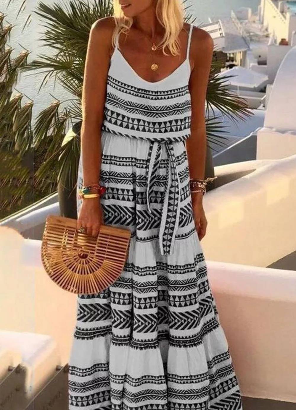 LM | Strapless dress with V-neckline and geometric bohemian print