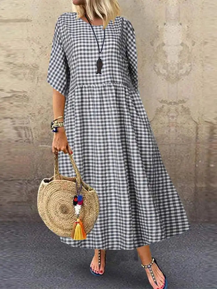 LM | Elegant dress with polka dots
