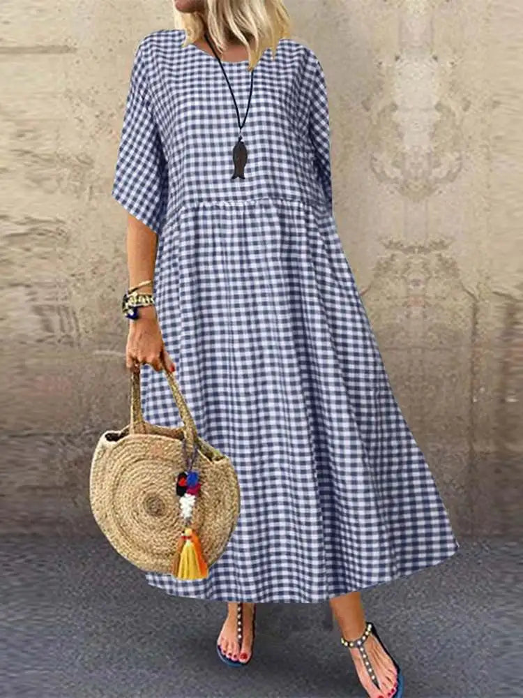 LM | Elegant dress with polka dots