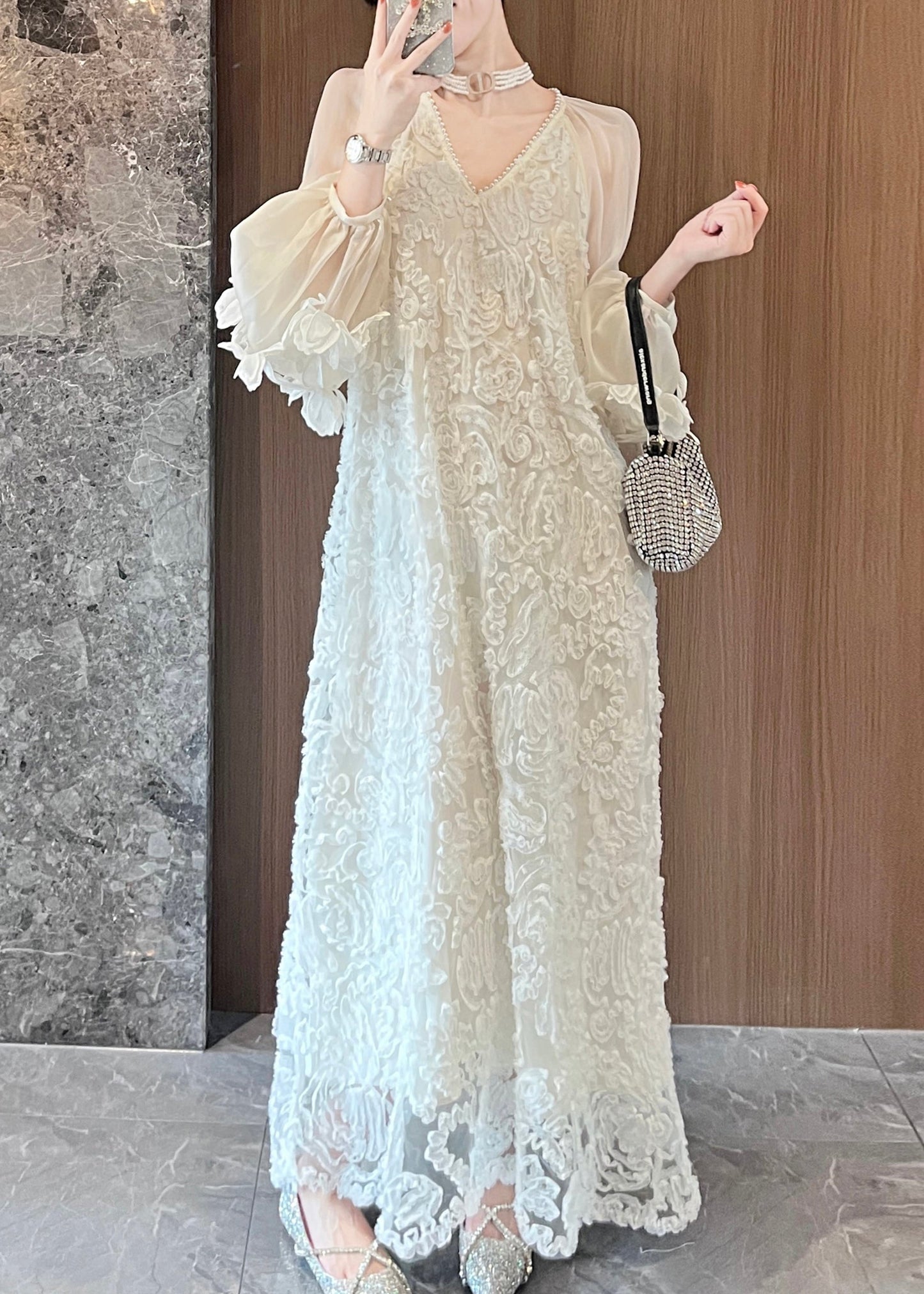 LM | Long lace dress with heart-shaped tulle neckline