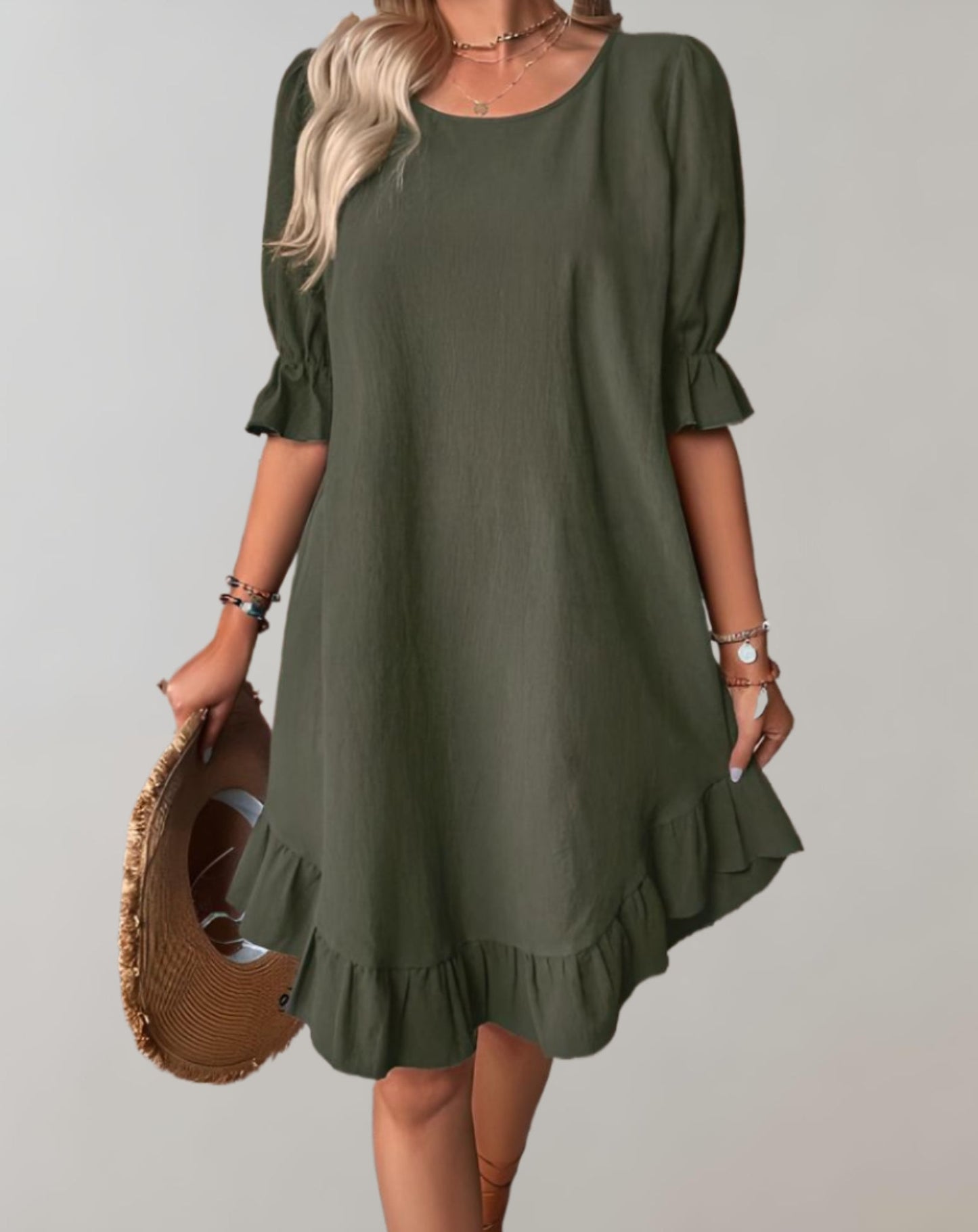 LM | Dress with half sleeves, fine ruffles and round neckline