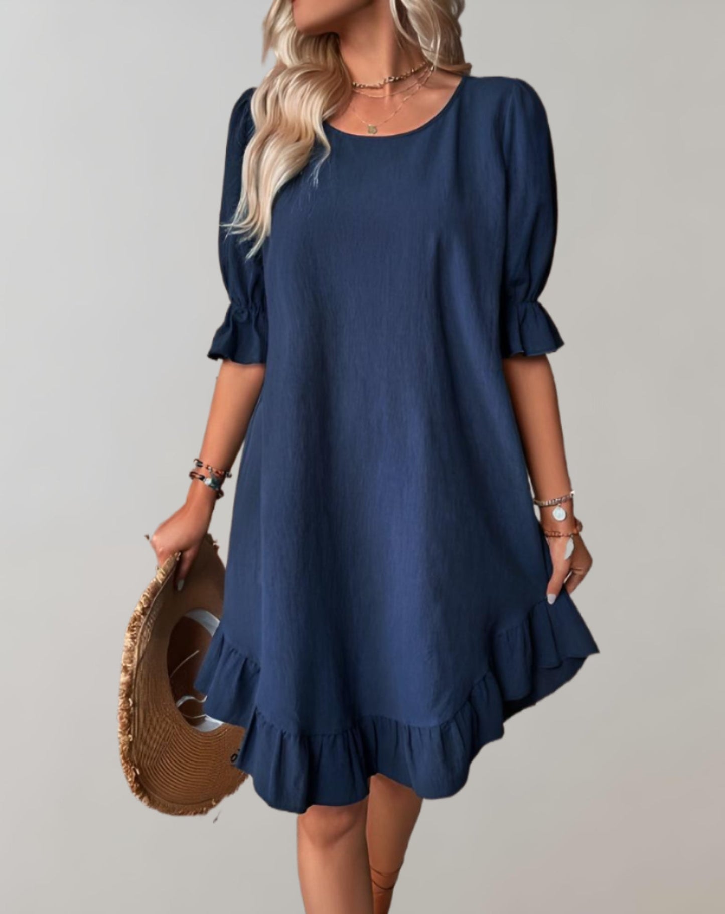 LM | Dress with half sleeves, fine ruffles and round neckline