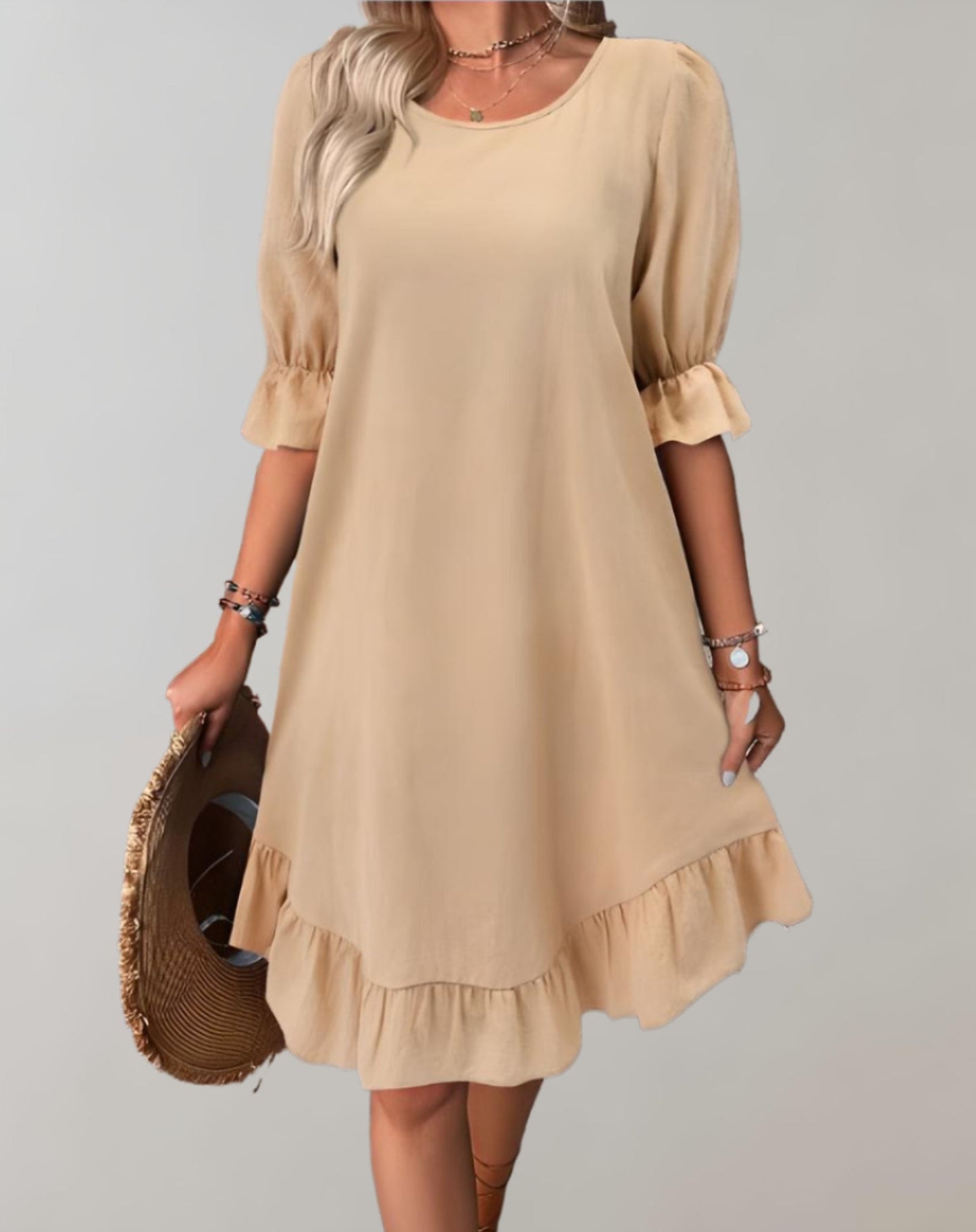LM | Dress with half sleeves, fine ruffles and round neckline