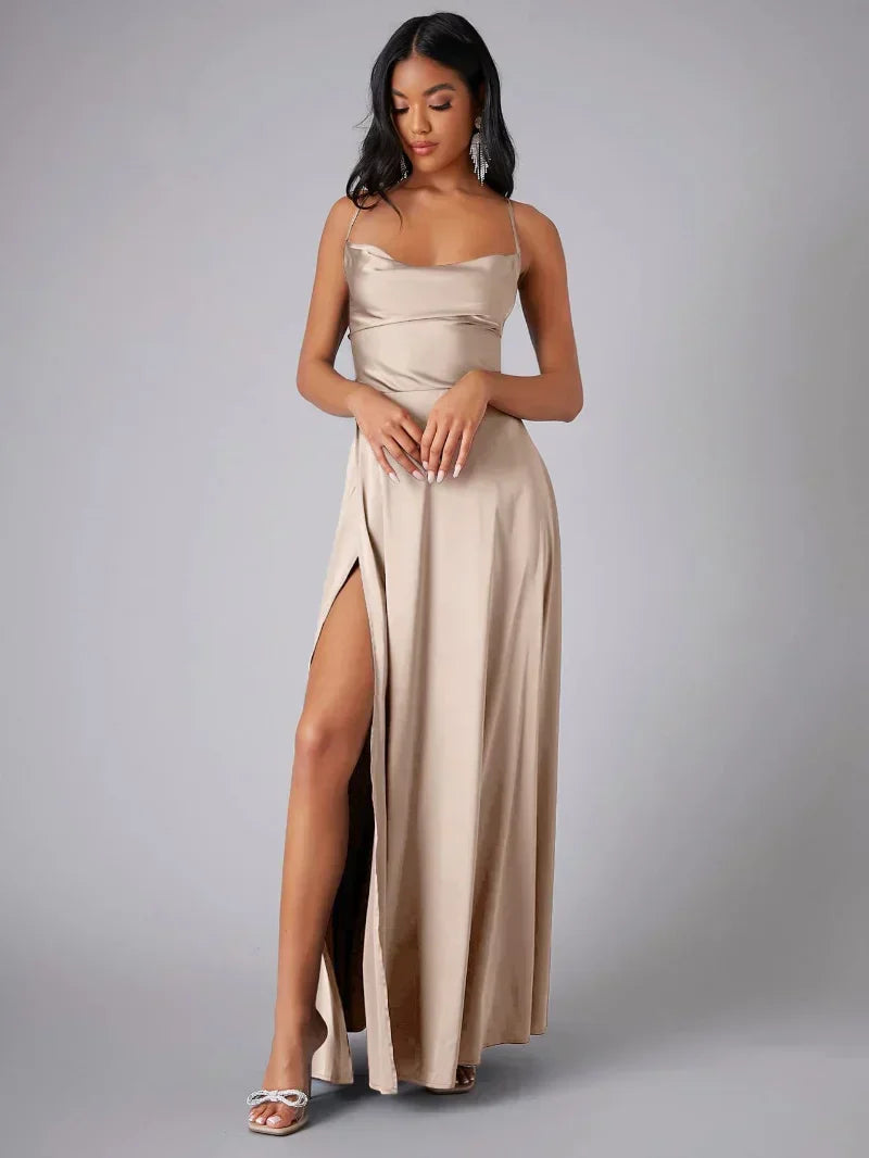 LM | Maxi dress with flowing silk pattern and elegant back