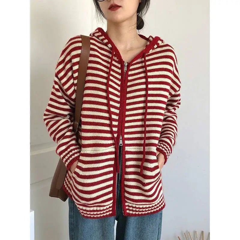 LM | Uncomplicated and trendy winter sweater