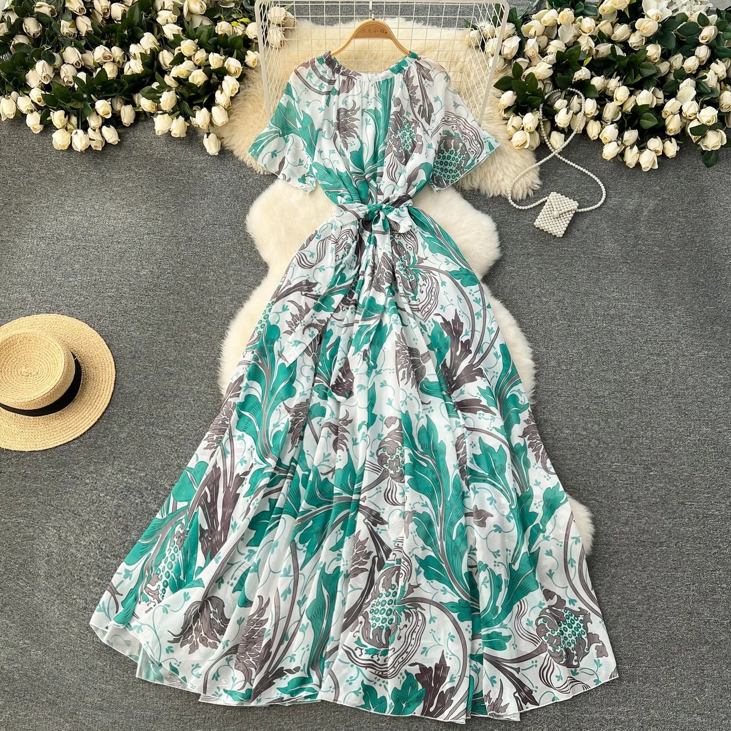 LM | Elegant dress with print