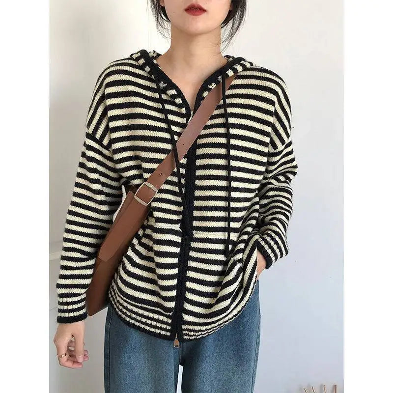 LM | Uncomplicated and trendy winter sweater