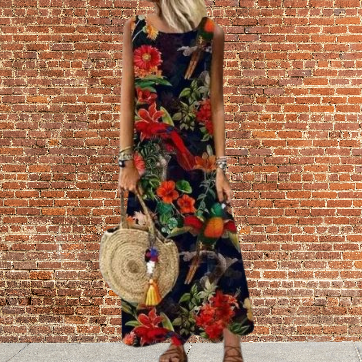 LM | Long dress with round neckline and floral motif