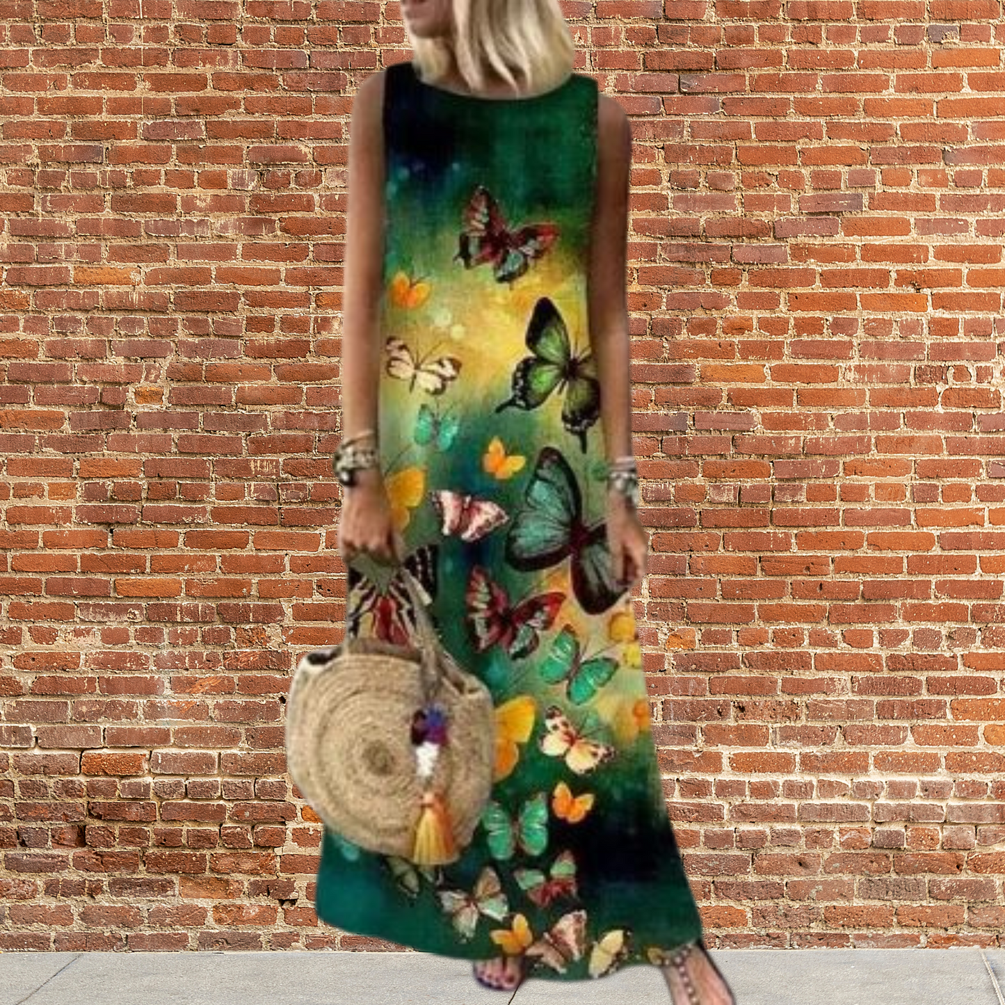 LM | Long dress with round neckline and floral motif