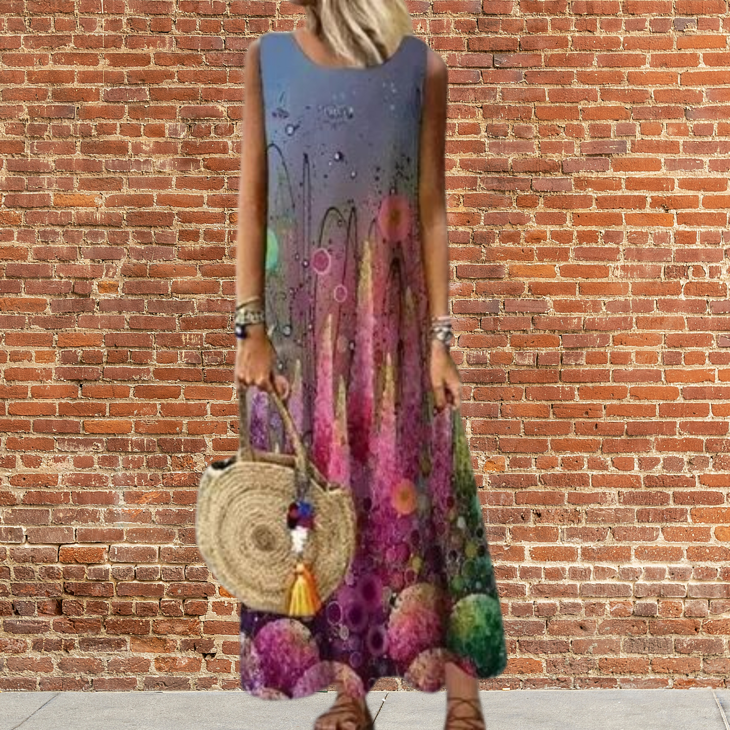 LM | Long dress with round neckline and floral motif