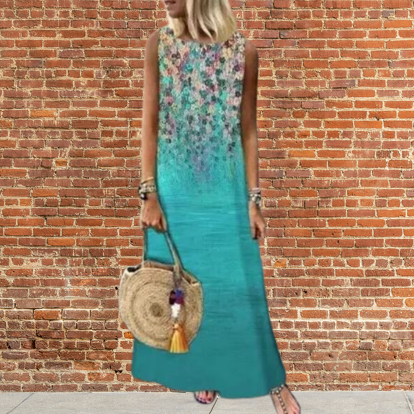 LM | Long dress with round neckline and floral motif