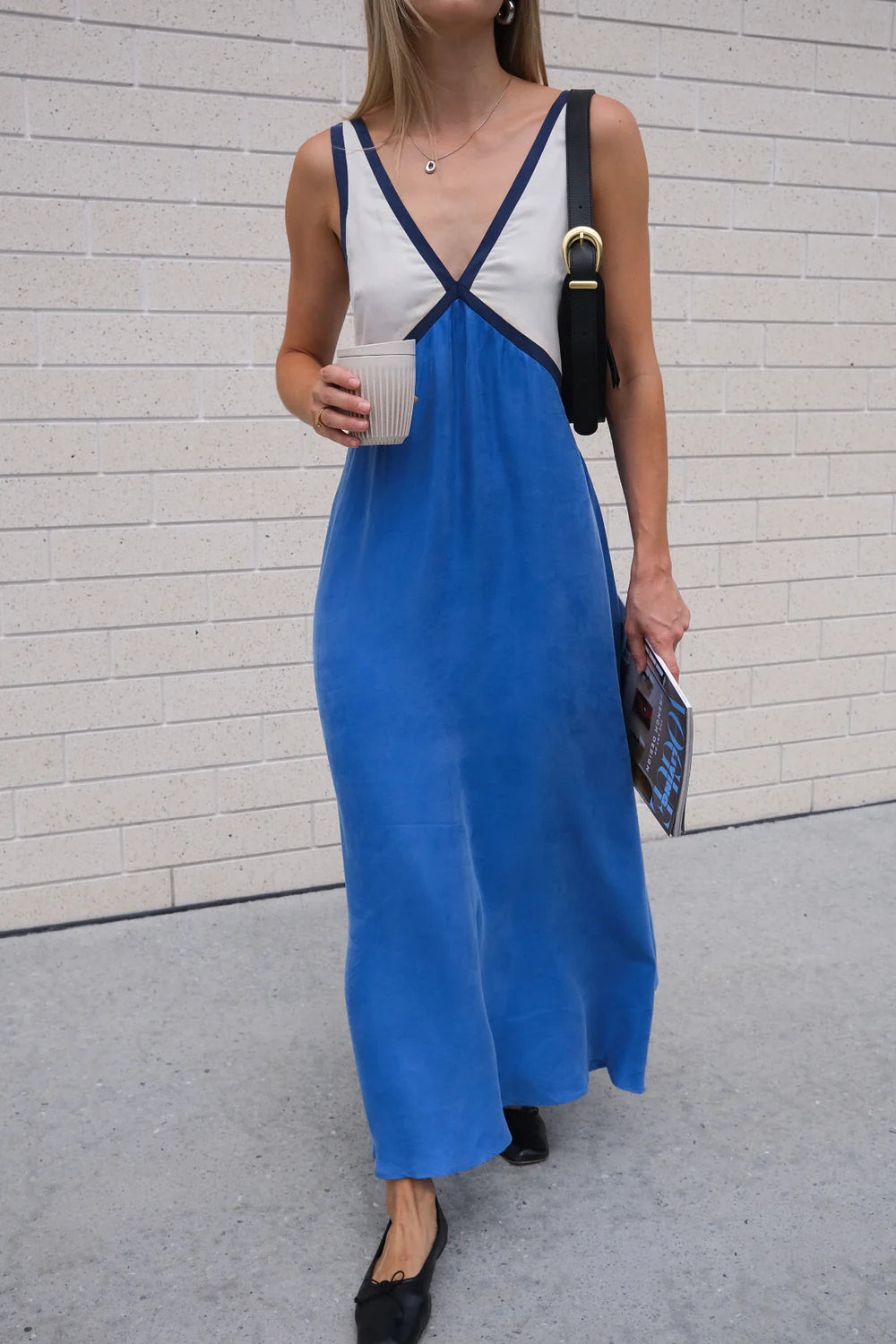 LM | Lightweight maxi dress with V-neckline