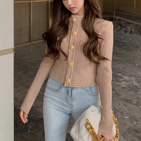 LM | Modern and comfortable winter sweater