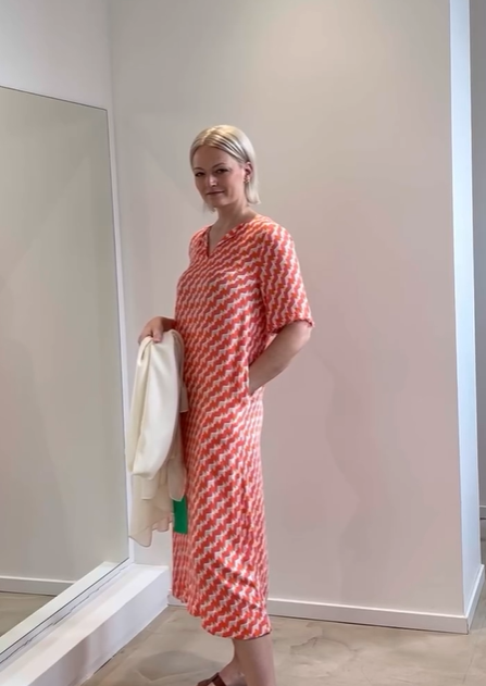 Maxikleid mit V-Ausschnitt