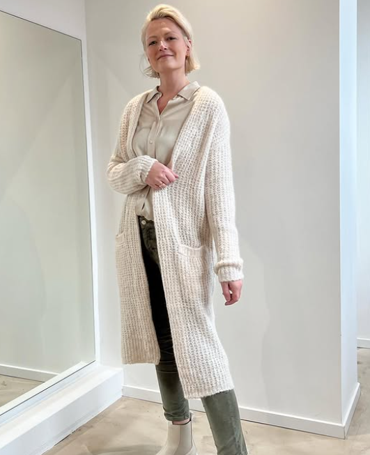Gemütliche Strickjacke mit Seitentasche