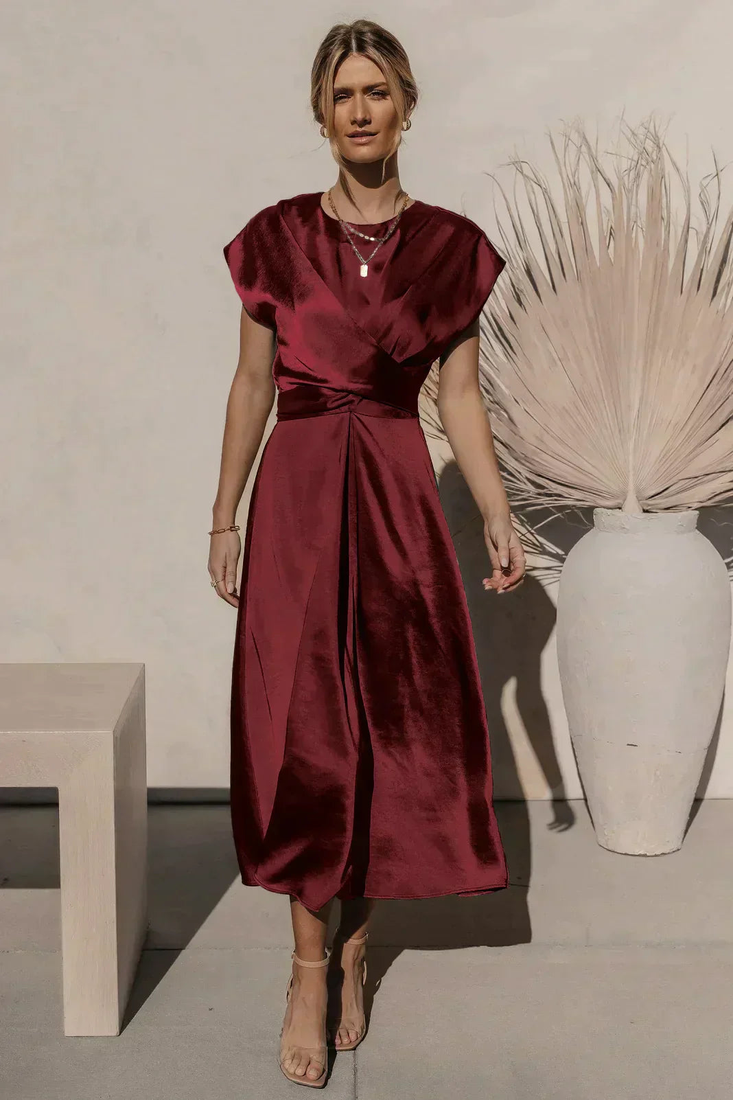 LM | Elegant party dress in silk satin