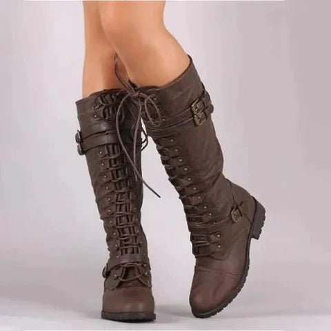LM | Flat retro boots with buckle and lacing