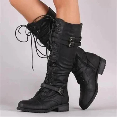 LM | Flat retro boots with buckle and lacing