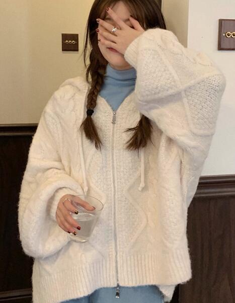 LM | Relaxed and timeless winter cardigan