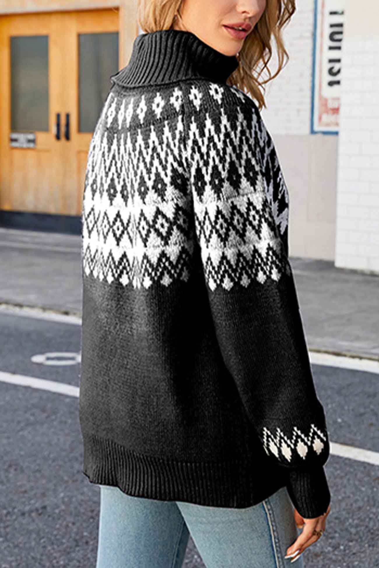 LM | Fashionable and minimalist sweater