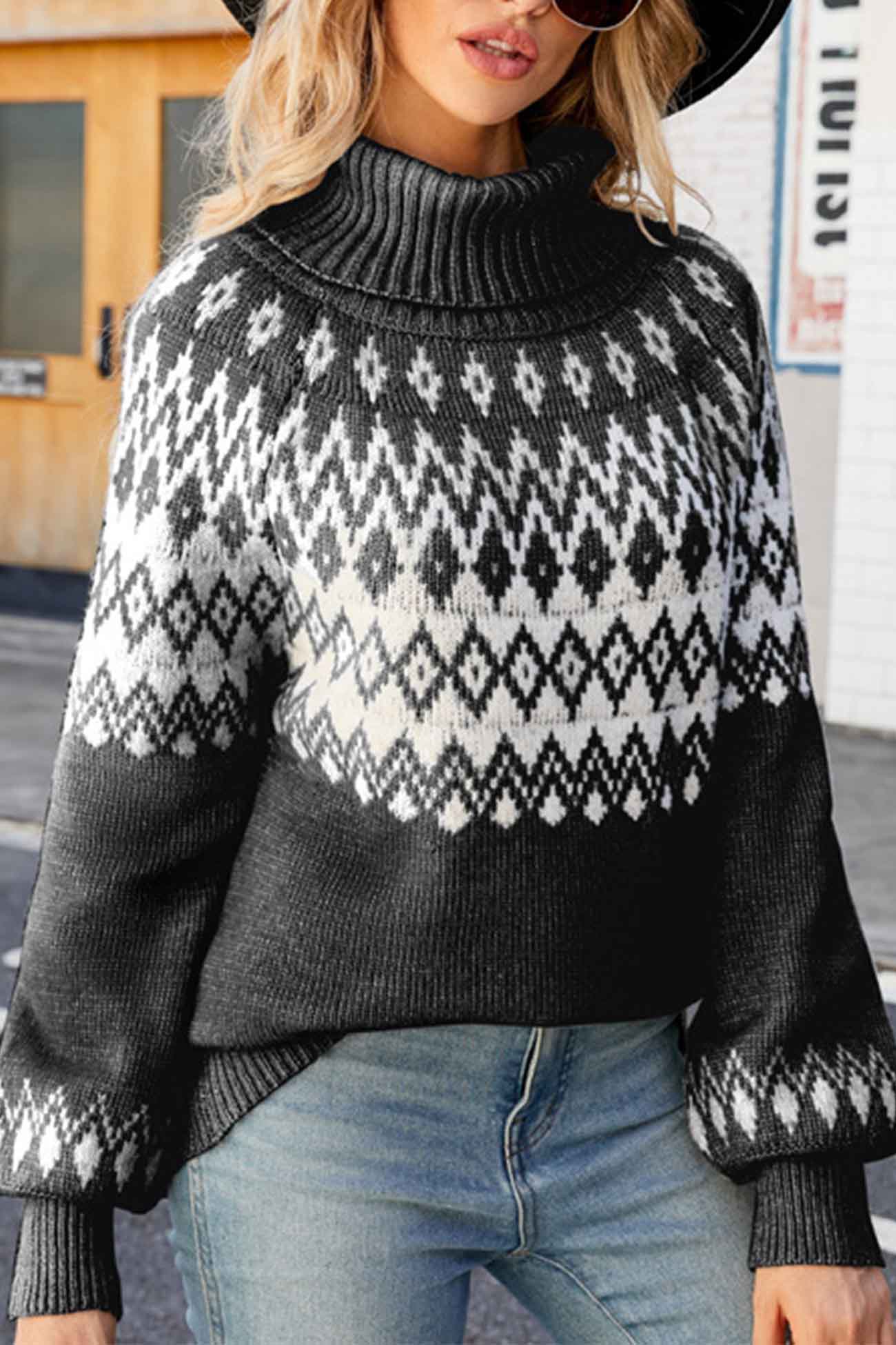 LM | Fashionable and minimalist sweater