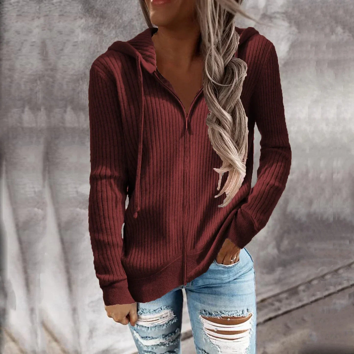 LM | Timeless and stylish winter sweater