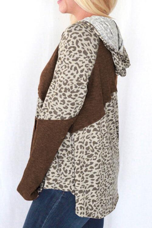 LM | Fashionable and minimalist hoodie