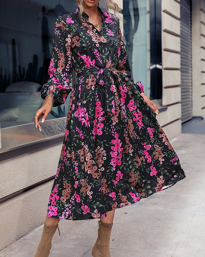 LM | Dress with floral print and V-neckline