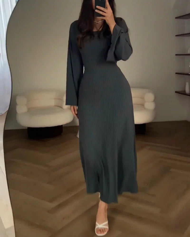 LM | Elegant long-sleeved dress