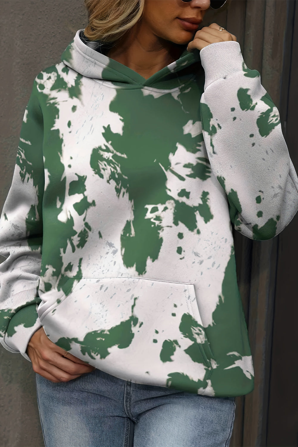 LM | Modern and fashionable hoodie
