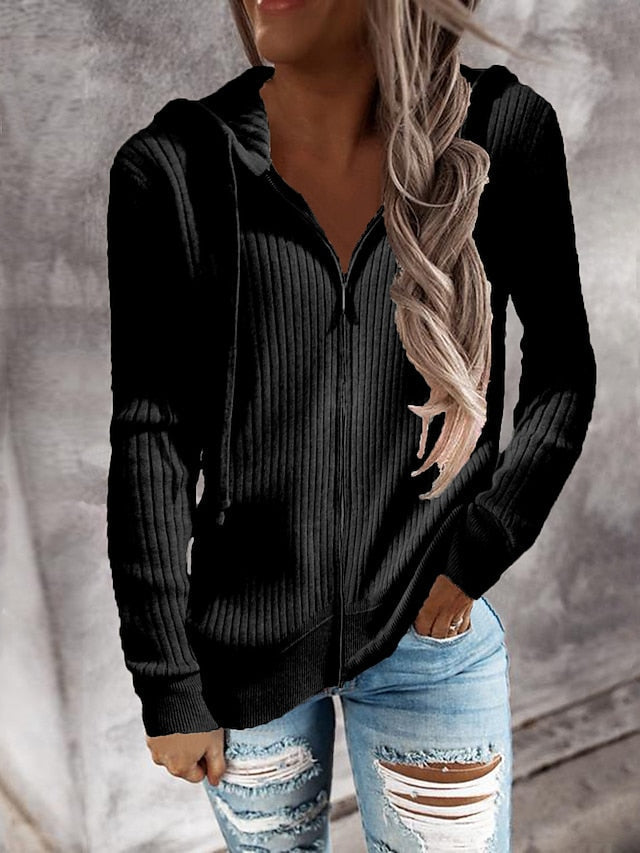 LM | Timeless and stylish winter sweater