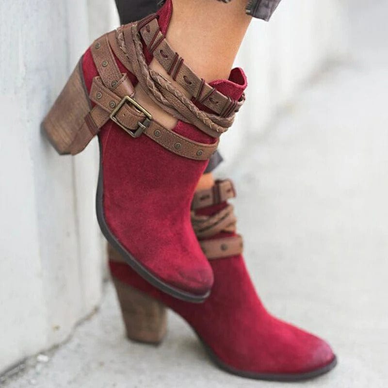 LM | Fashionable women's boots with buckle