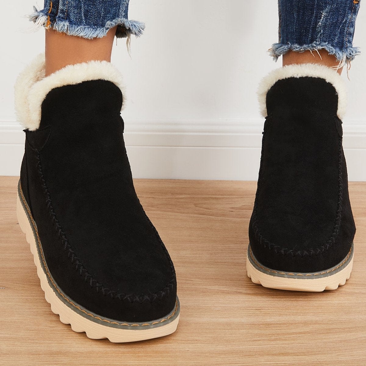LM | Fur boots for a comfortable winter!