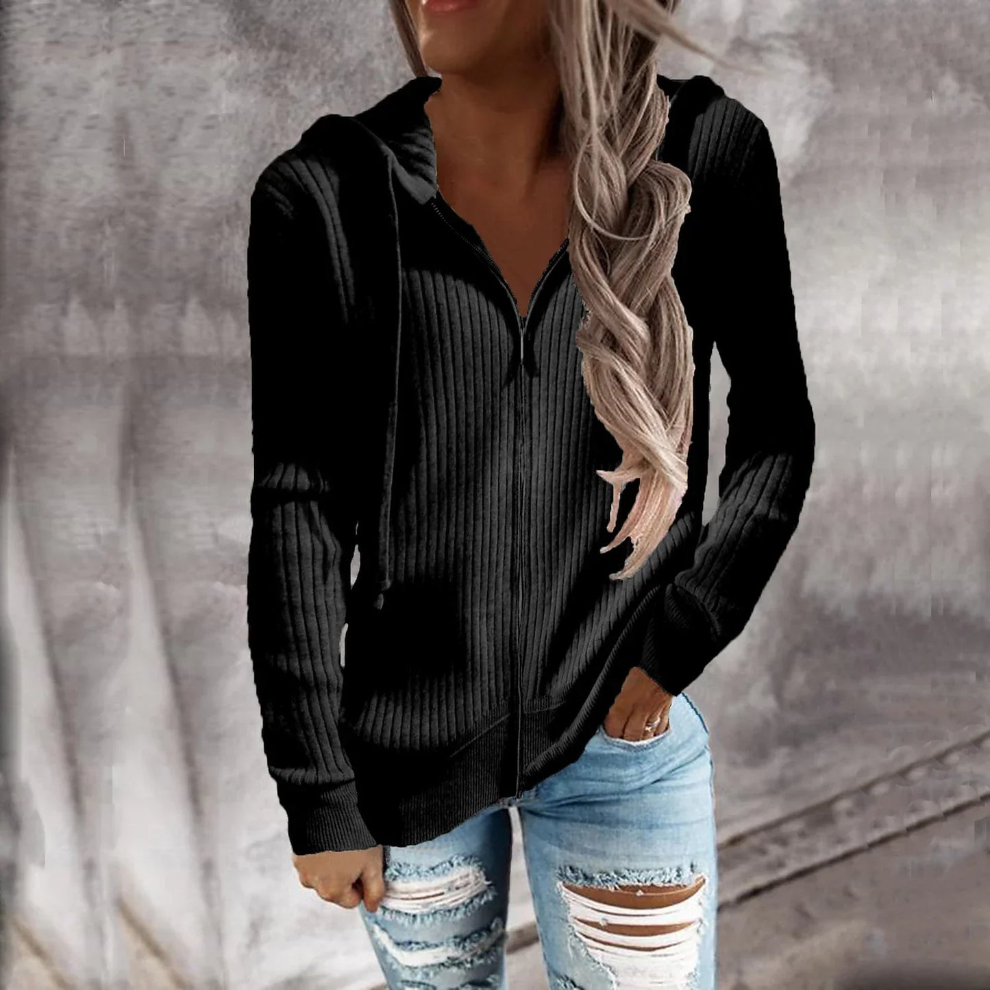 LM | Timeless and stylish winter sweater