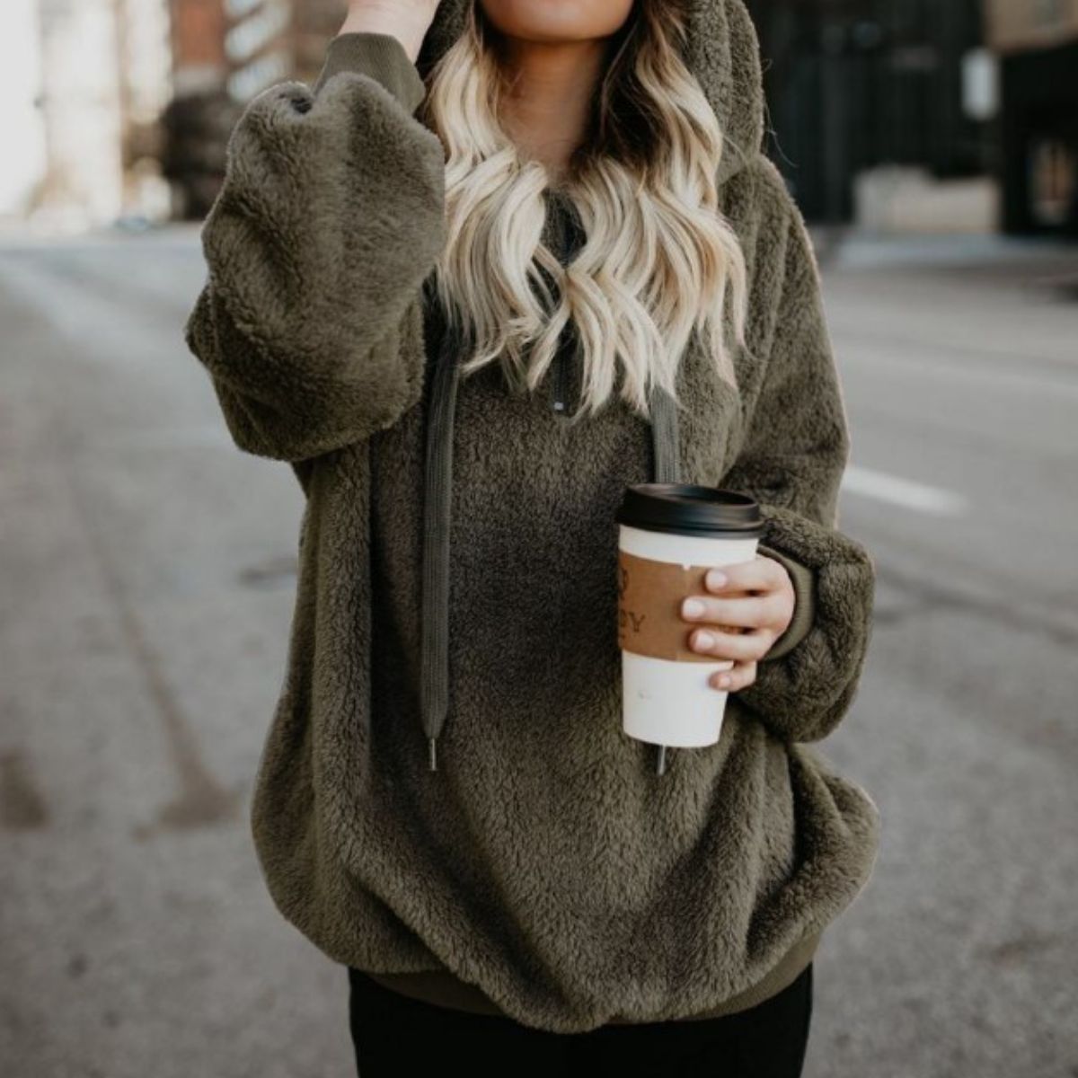 LM | Uncomplicated and trendy winter hoodie
