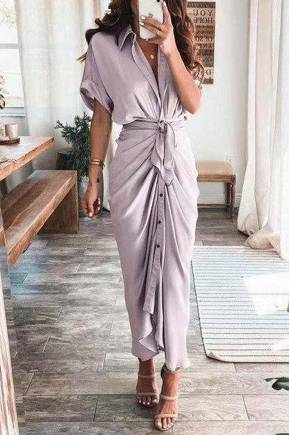 LM | Beautiful satin dress with buttons and veil
